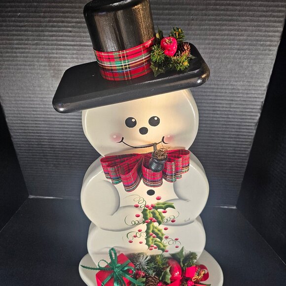 Gorgeous 21" Tall Handmade And Tole Painted Jolly Wood Snowman With Presents - Picture 8 of 12